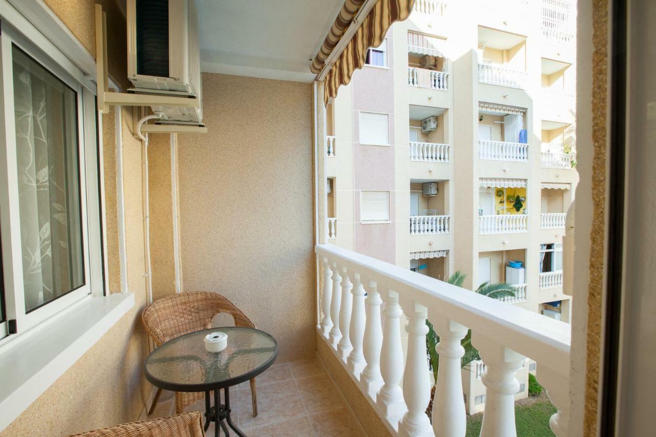 Apartment On San Julian Торевьиа Экстерьер фото