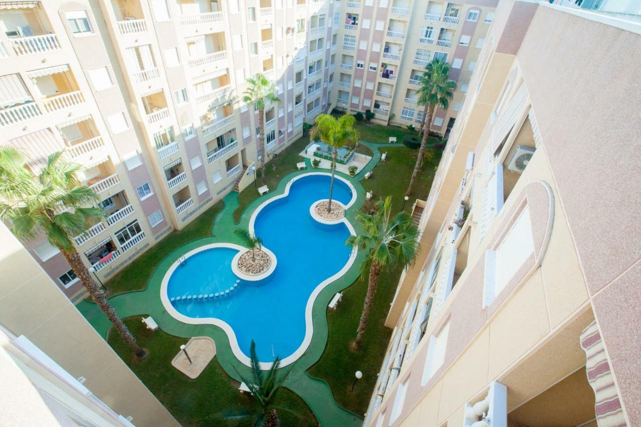 Apartment On San Julian Торевьиа Экстерьер фото