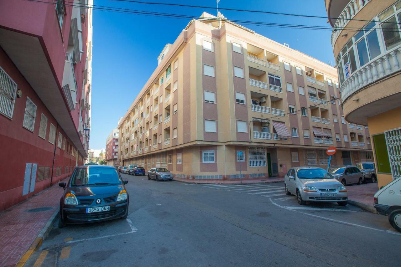 Apartment On San Julian Торевьиа Экстерьер фото