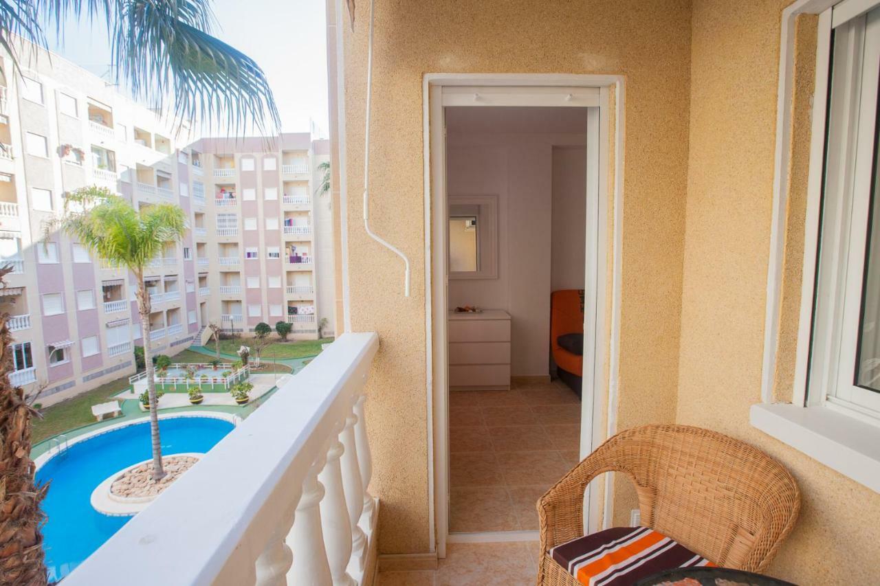 Apartment On San Julian Торевьиа Экстерьер фото